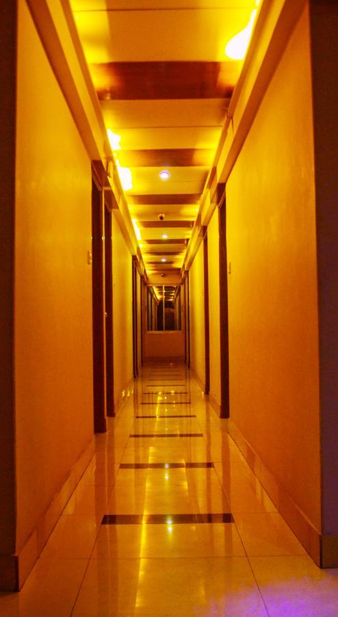 Royal Living Hotel & Suites Chittagong Eksteriør billede