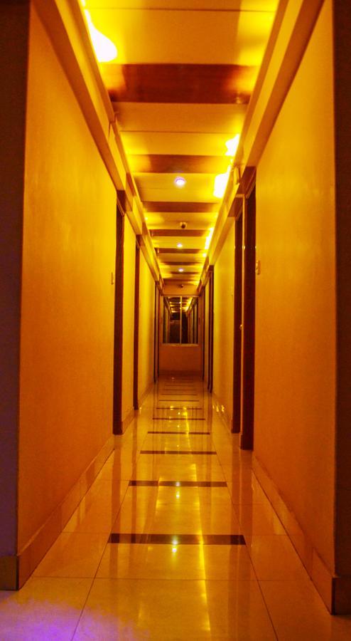 Royal Living Hotel & Suites Chittagong Eksteriør billede